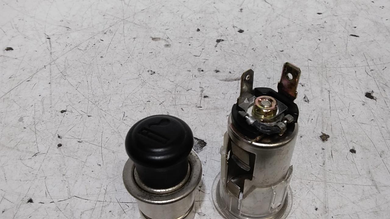 Accendisigari TOYOTA Corolla Verso 1 Serie