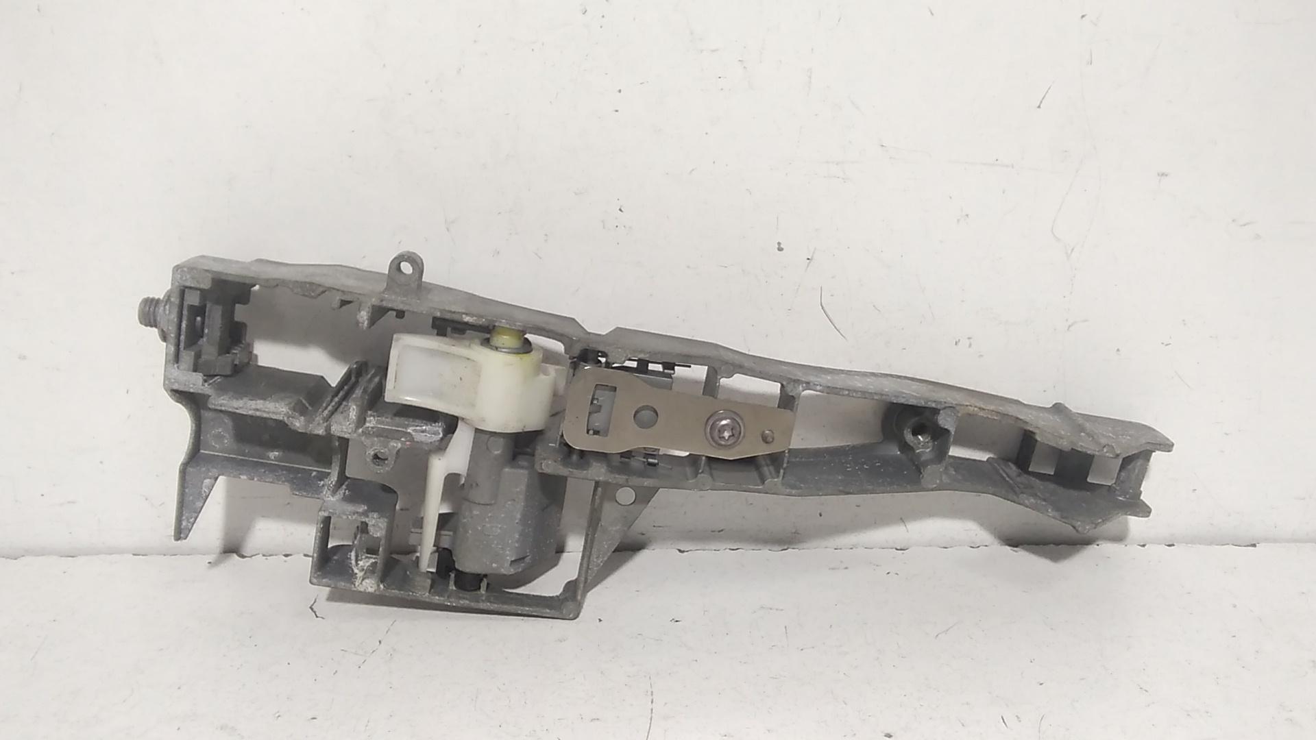 Supporto maniglia anteriore sinistra PEUGEOT 3008 Serie (09>16)