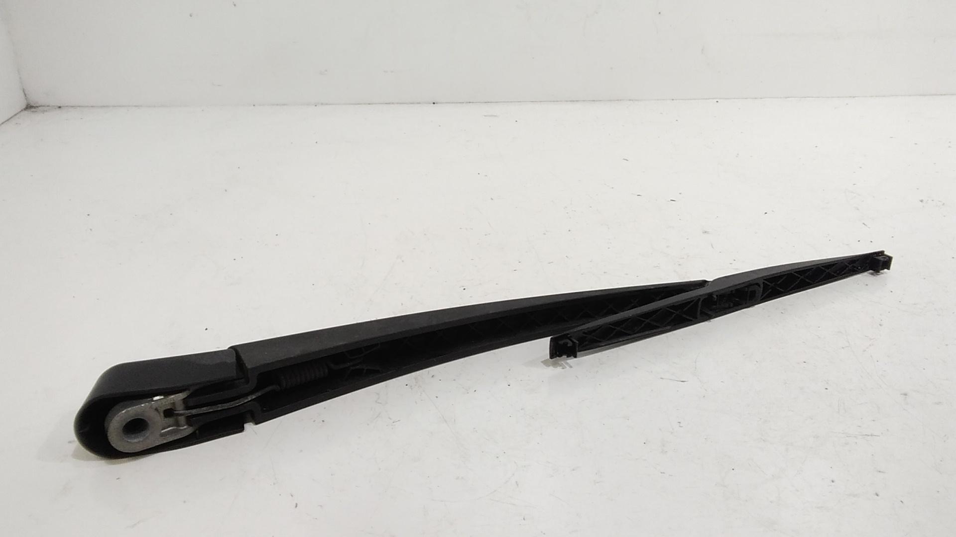 Braccio tergi posteriore MAZDA 3 Berlina Serie (03>09)