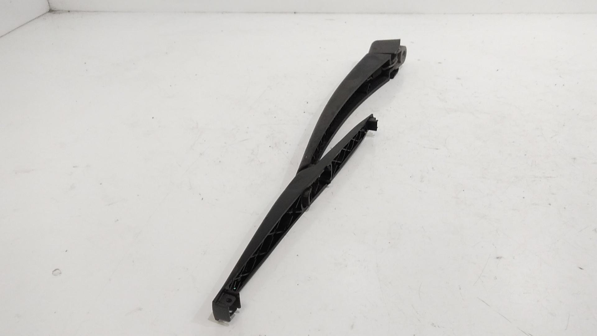 Braccio tergi posteriore MAZDA 3 Berlina Serie (03>09)