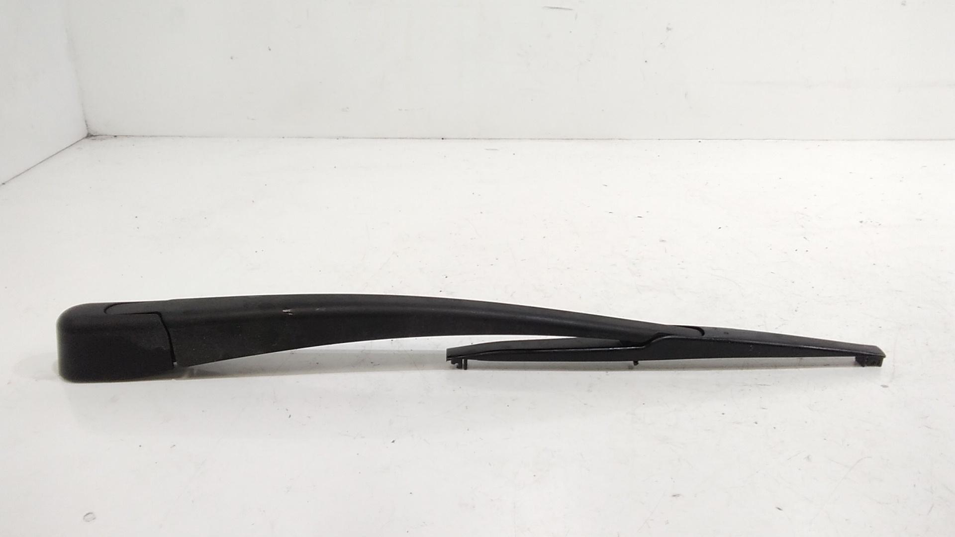 Braccio tergi posteriore MAZDA 3 Berlina Serie (03>09)