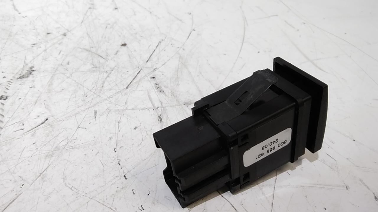 Pulsante Tergilunotto posteriore VOLKSWAGEN Polo 4 Serie