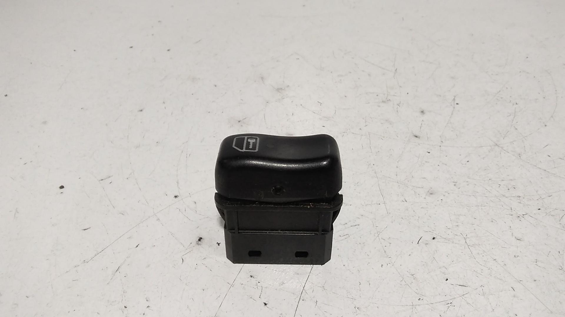 Pulsantiera chiusura porte MERCEDES Vito W638