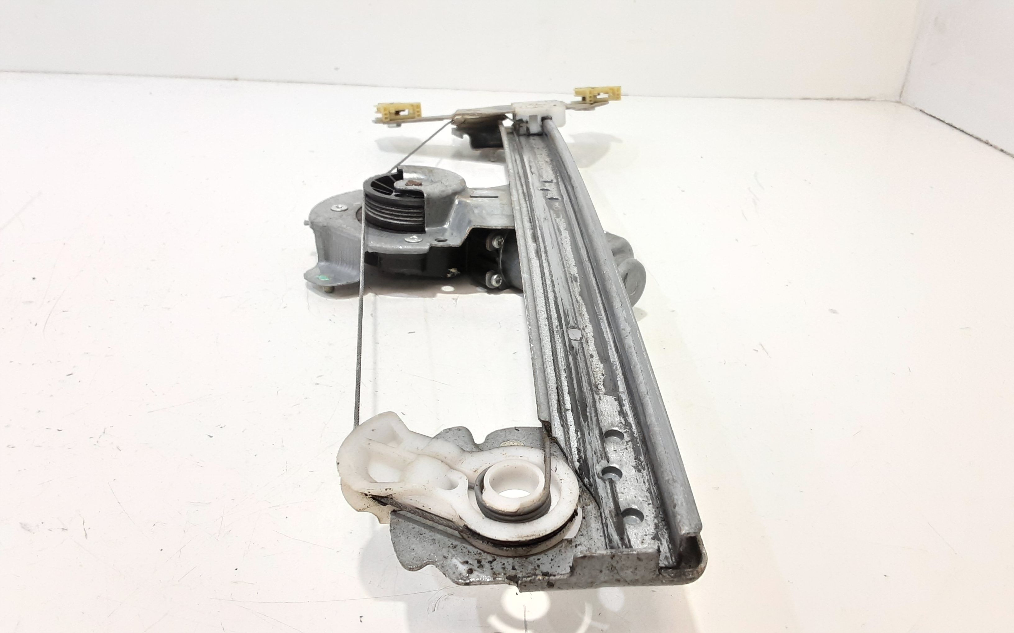 Cremagliera anteriore sinistra Guida TOYOTA Aygo 1 Serie