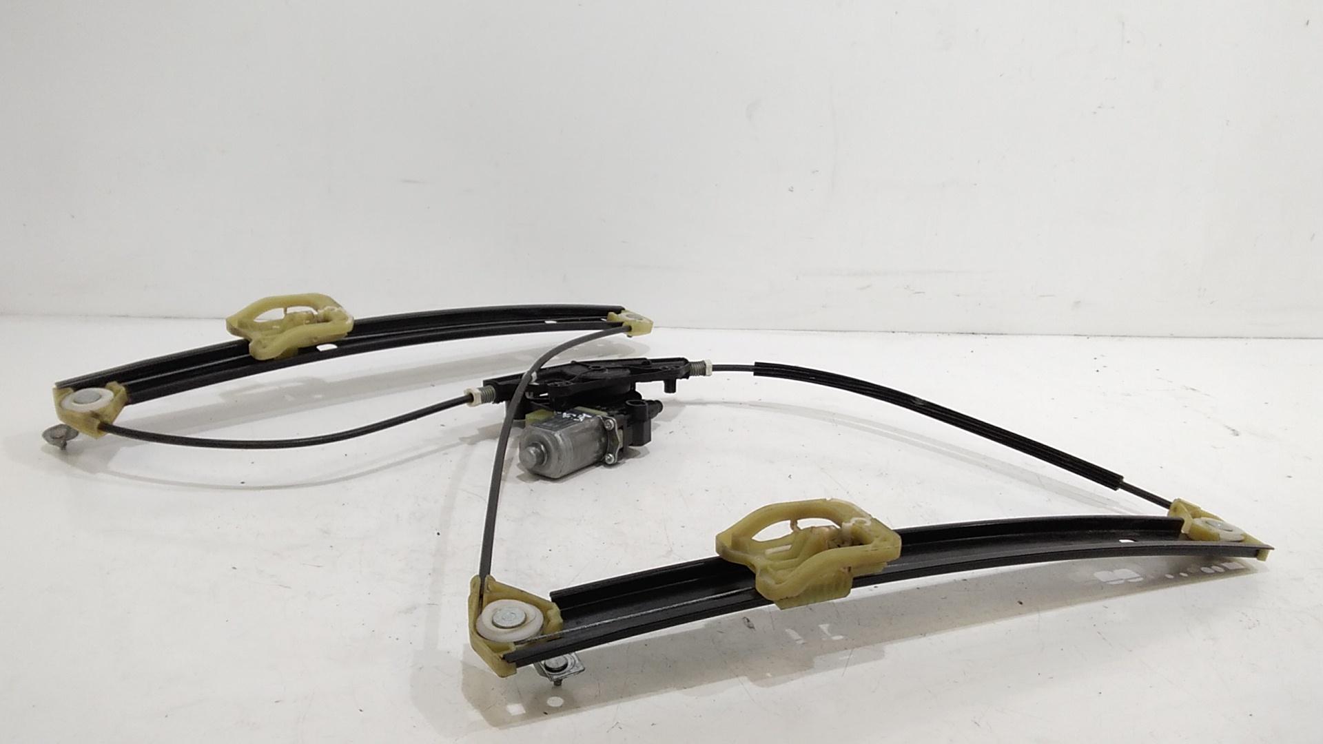 Cremagliera anteriore sinistra Guida AUDI A4 Avant (8W5)