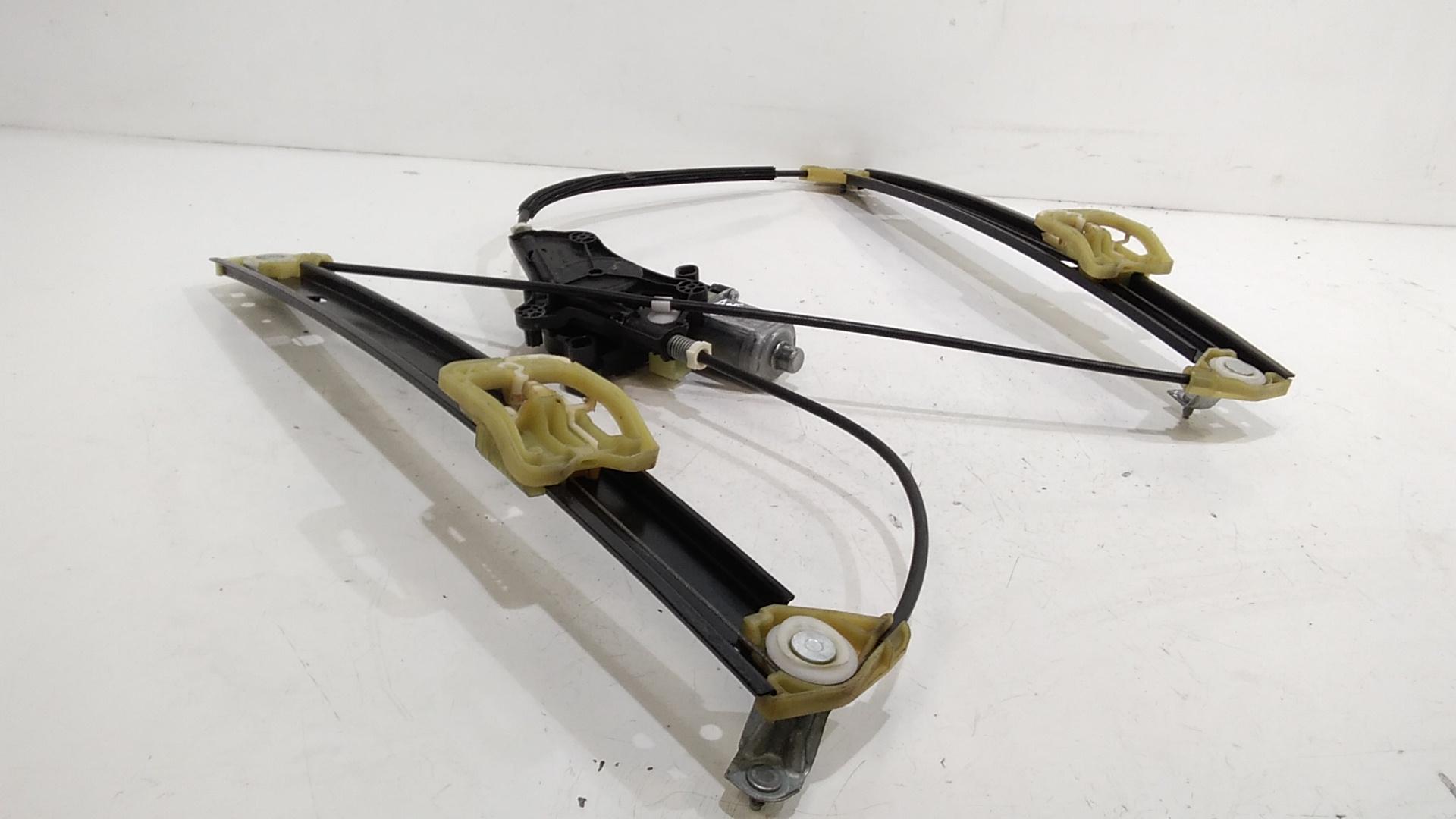 Cremagliera anteriore sinistra Guida AUDI A4 Avant (8W5)