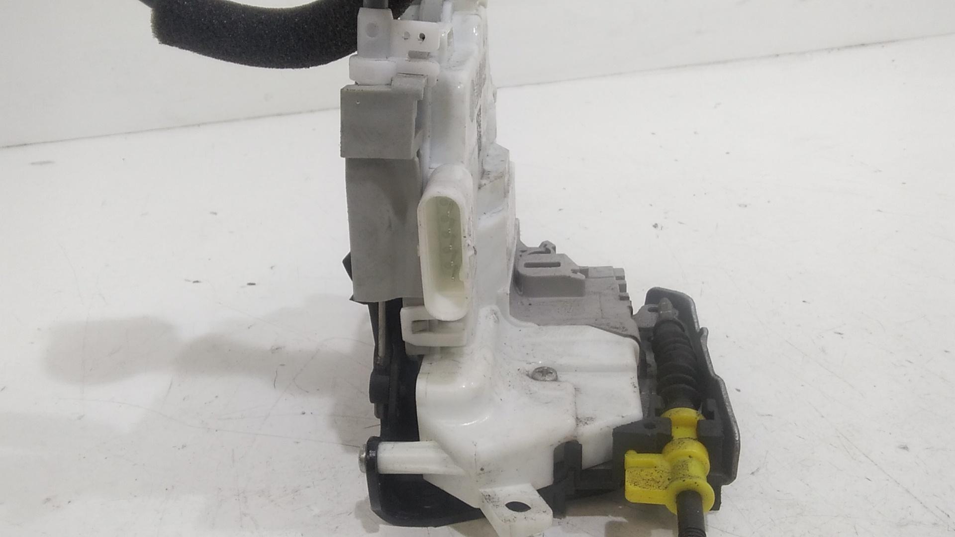 Serratura Posteriore Sinistra AUDI A4 Avant (8W5)