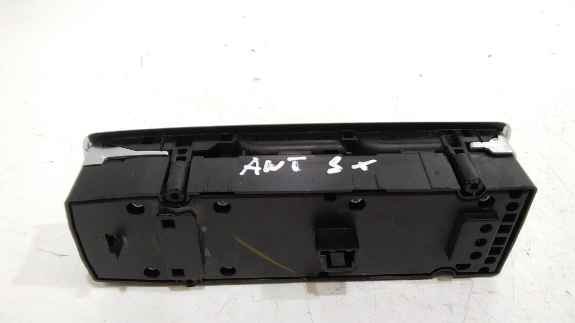 Pulsantiera anteriore sinistra Guida MERCEDES Classe C S. Wagon W204 2 Serie