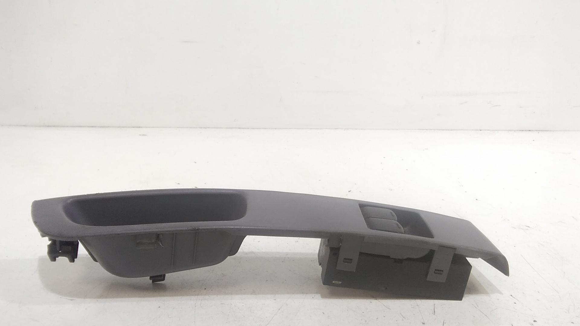 Pulsantiera anteriore sinistra Guida NISSAN Micra 3 Serie