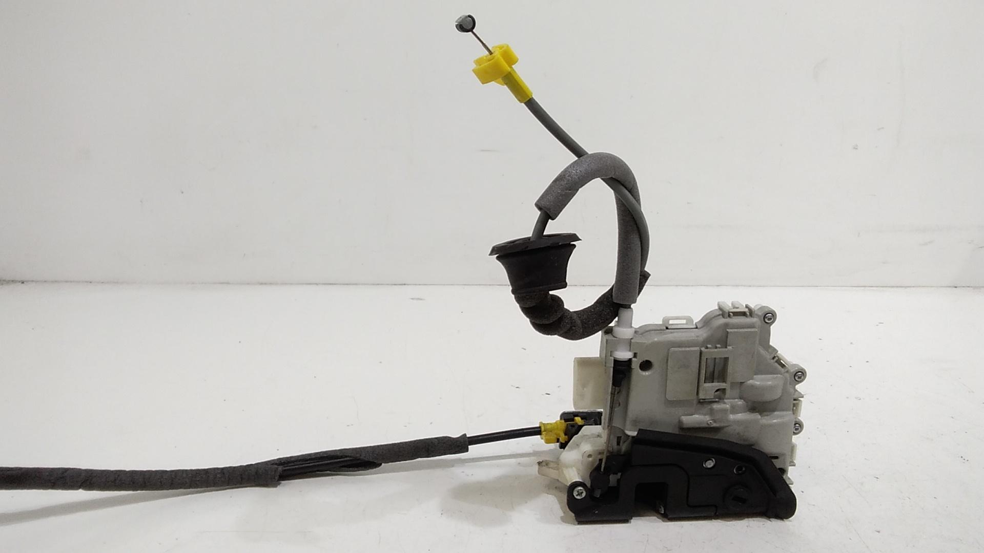 Serratura Posteriore destra AUDI A4 Avant (8W5)