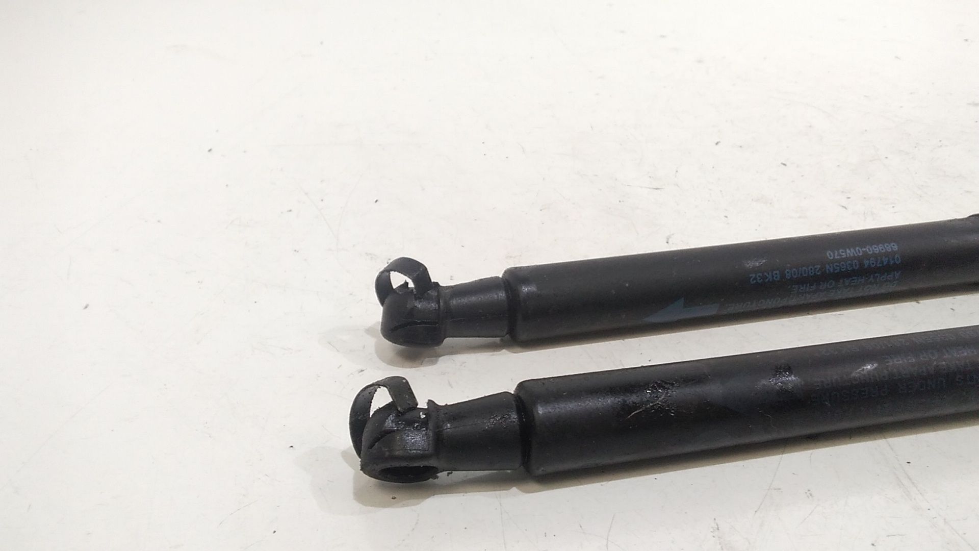 Pistoncini cofano Post. TOYOTA IQ 1 Serie