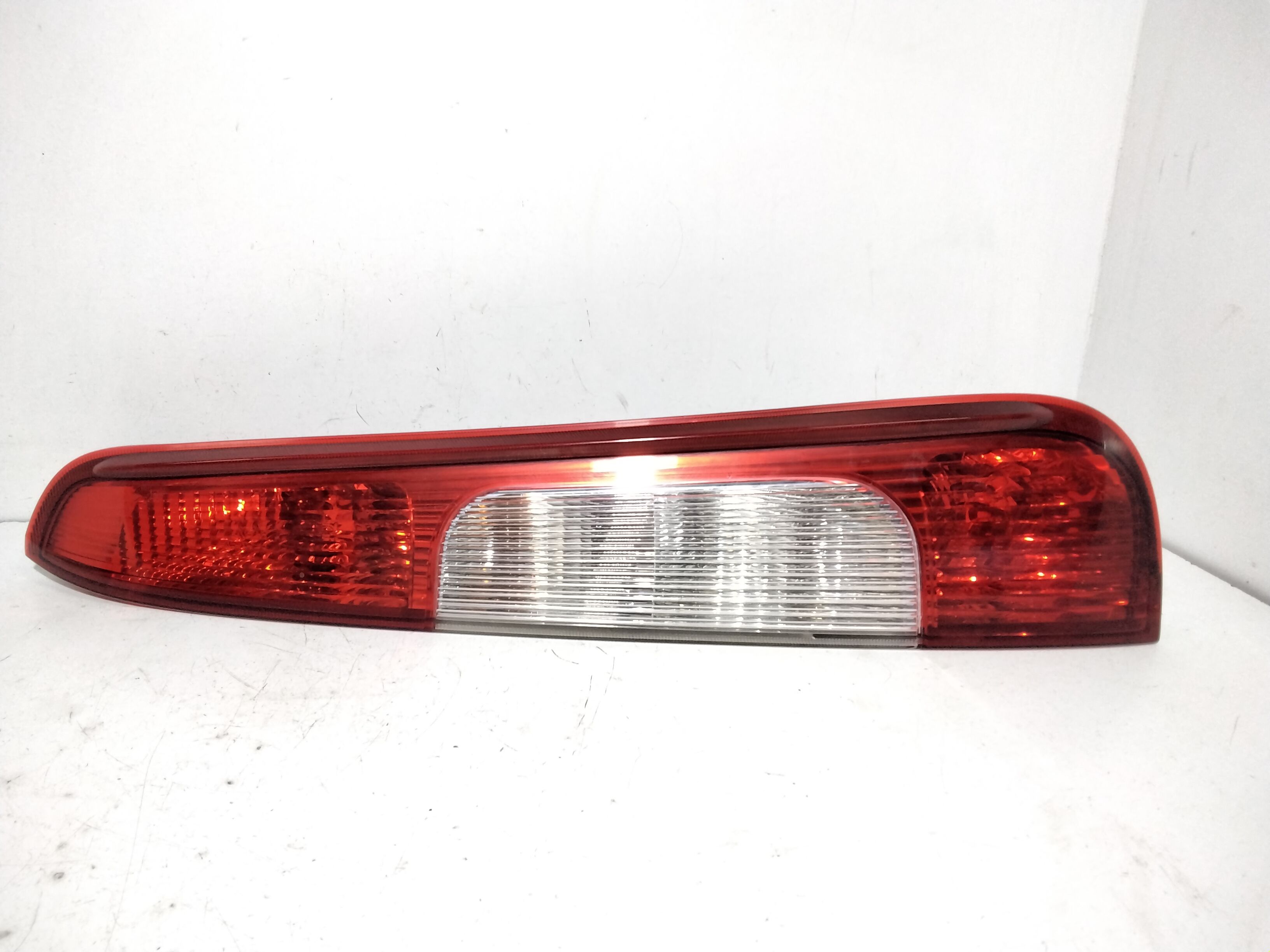 Stop fanale posteriore Destro Passeggero FORD C - Max Serie (03>07)