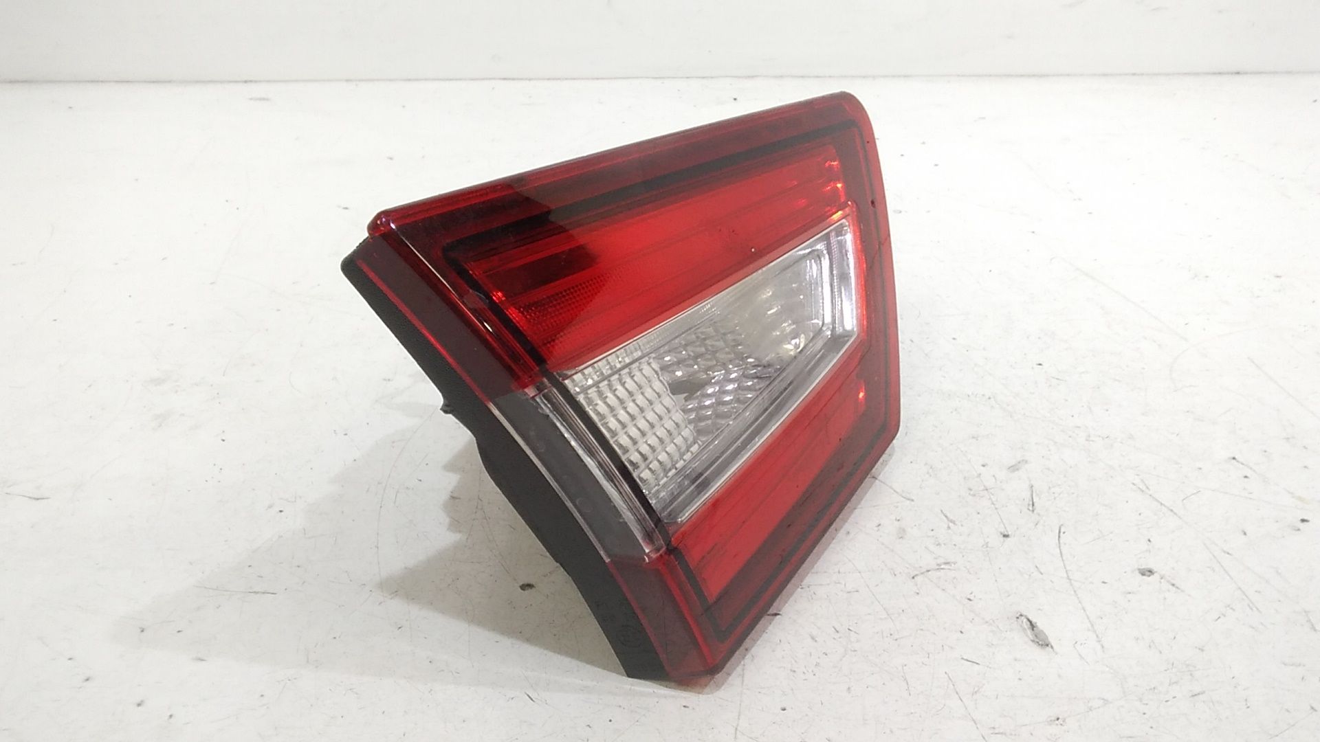 Stop Posteriore Sinistro Integrato nel Portello RENAULT Clio Serie IV (12>19)