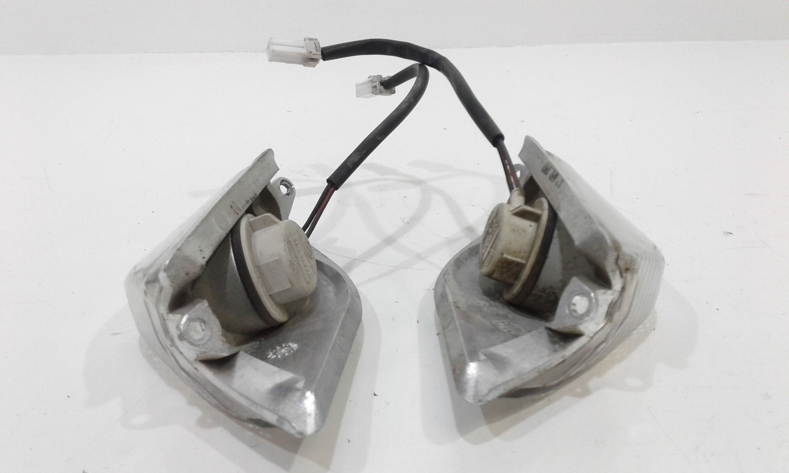 Coppia frecce anteriori PIAGGIO Carnaby 200cc.