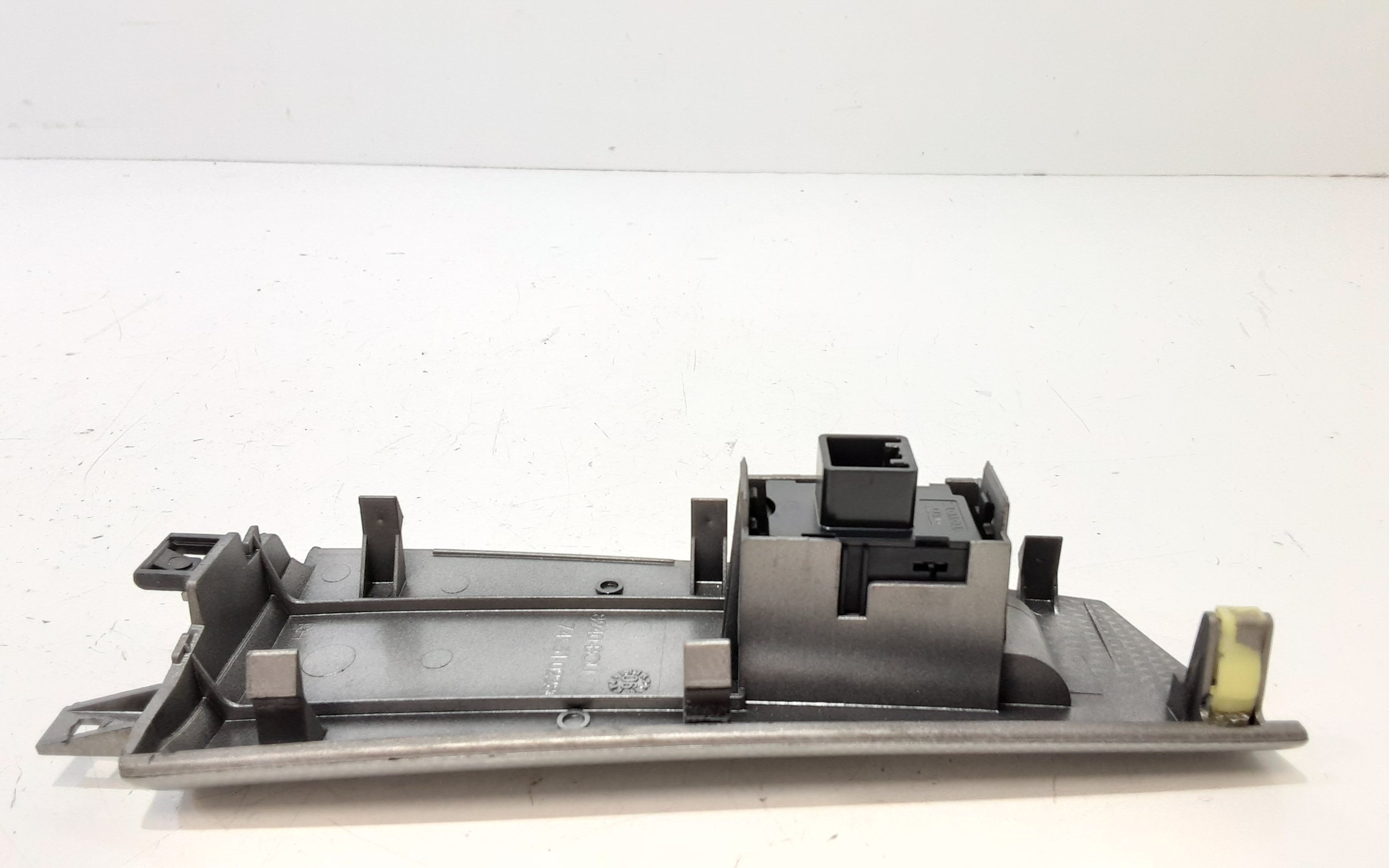 Pulsantiera Anteriore Destra Passeggero TOYOTA Corolla Berlina 3 Serie 3-5P