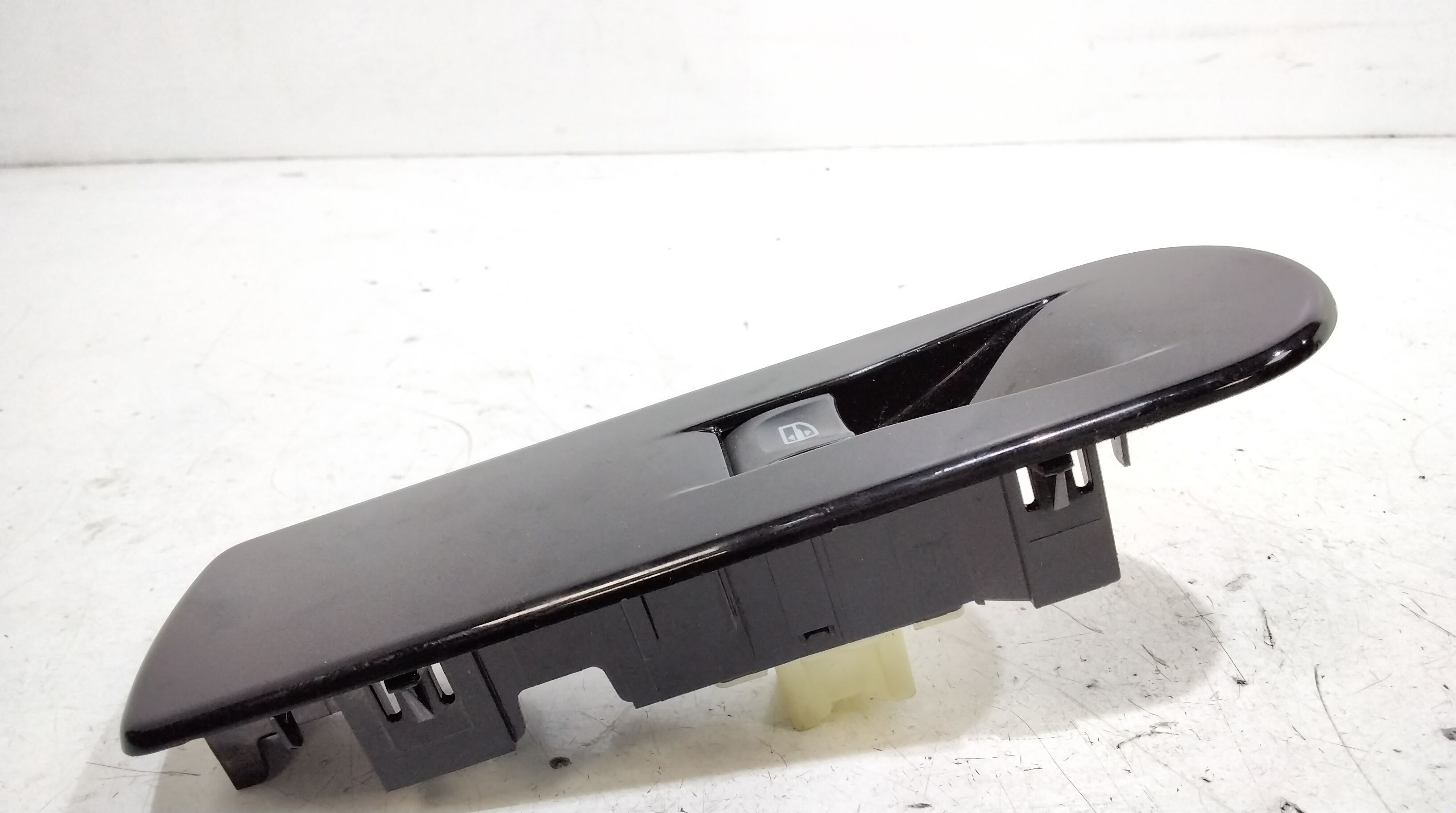 Pulsantiera Anteriore Destra Passeggero RENAULT Clio Serie IV (12>19)