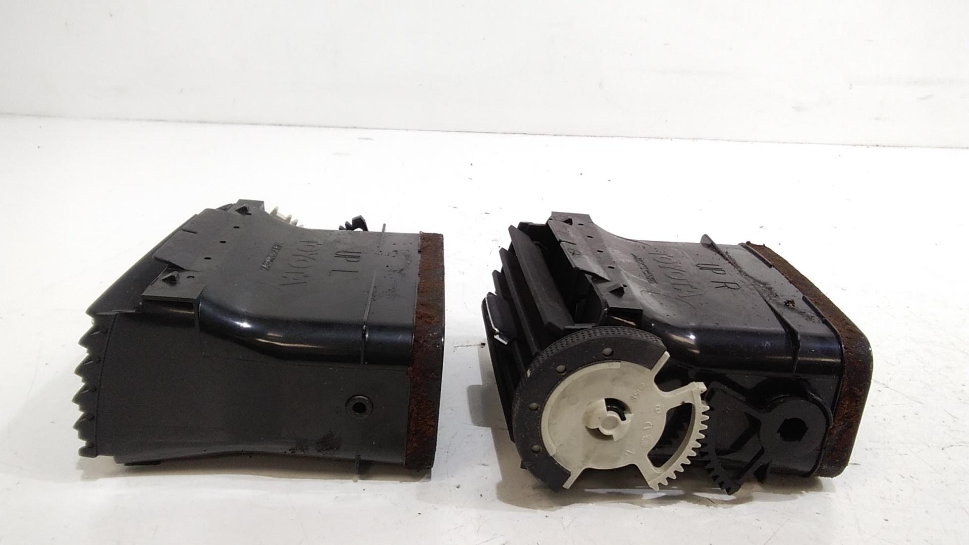 Bocchette Aria Cruscotto TOYOTA Avensis Berlina 2 Serie