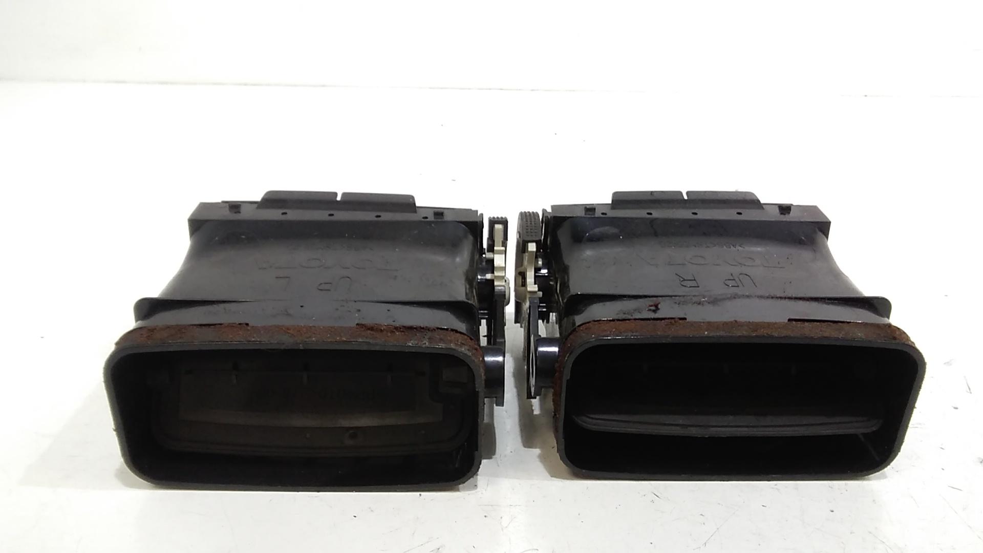 Bocchette Aria Cruscotto TOYOTA Avensis Berlina 2 Serie