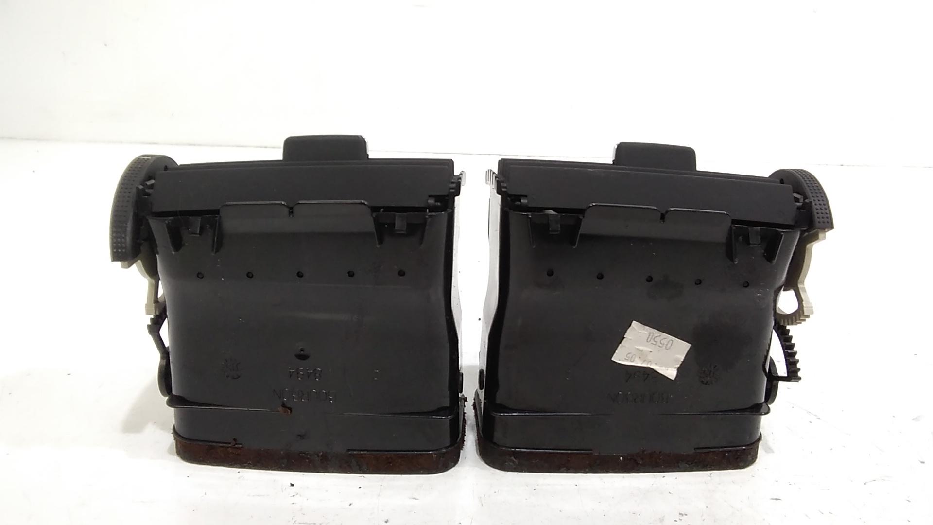 Bocchette Aria Cruscotto TOYOTA Avensis Berlina 2 Serie