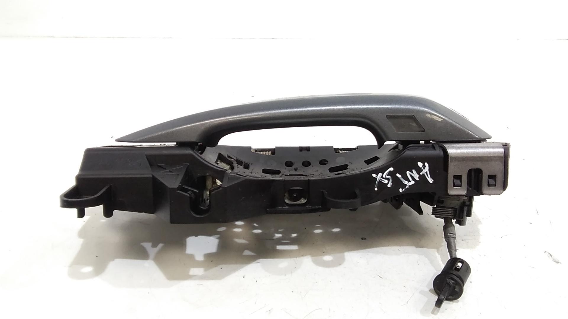 Maniglia esterna Anteriore Sinistra AUDI A4 Avant (8W5)