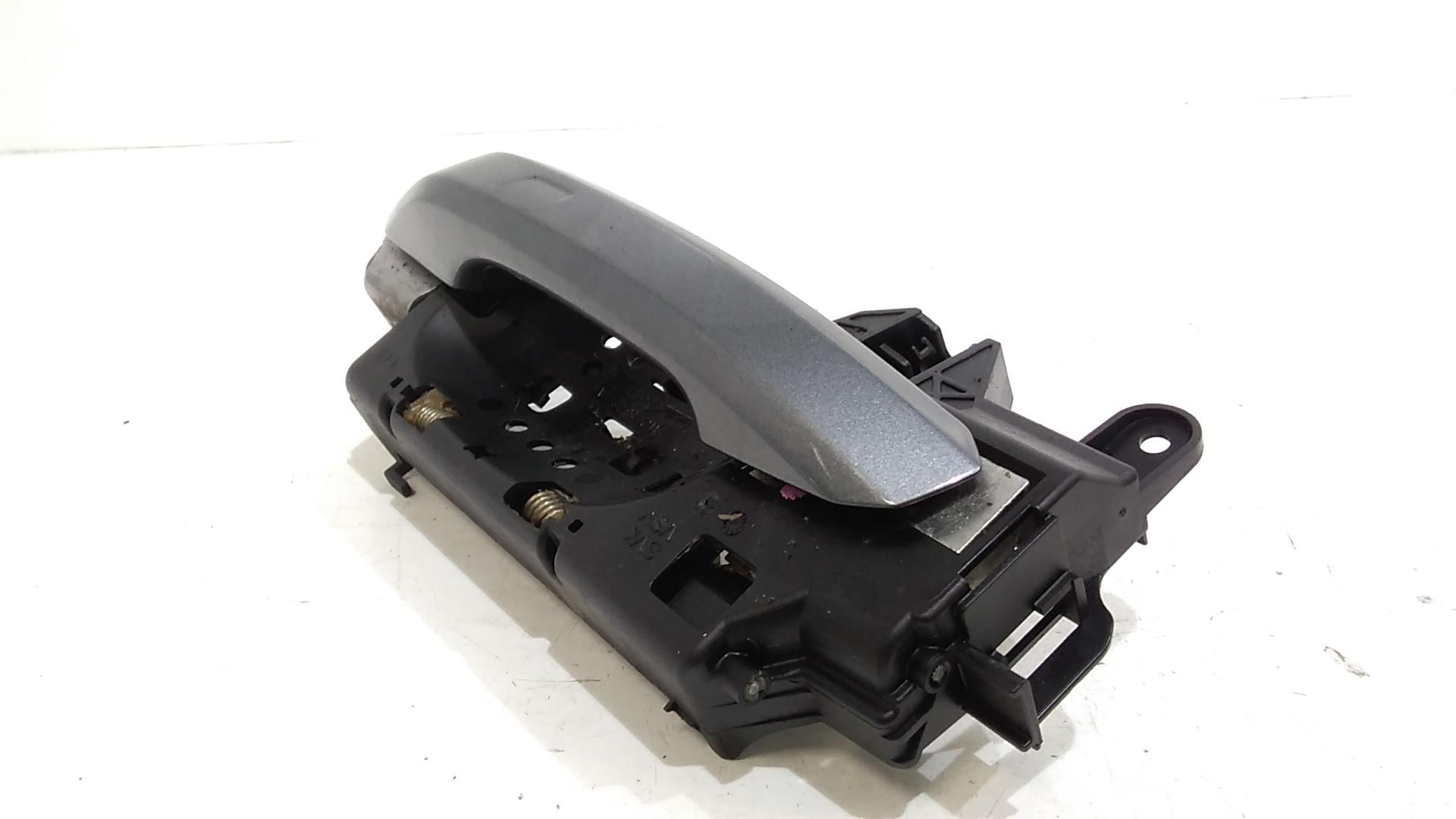 Maniglia esterna Anteriore Sinistra AUDI A4 Avant (8W5)