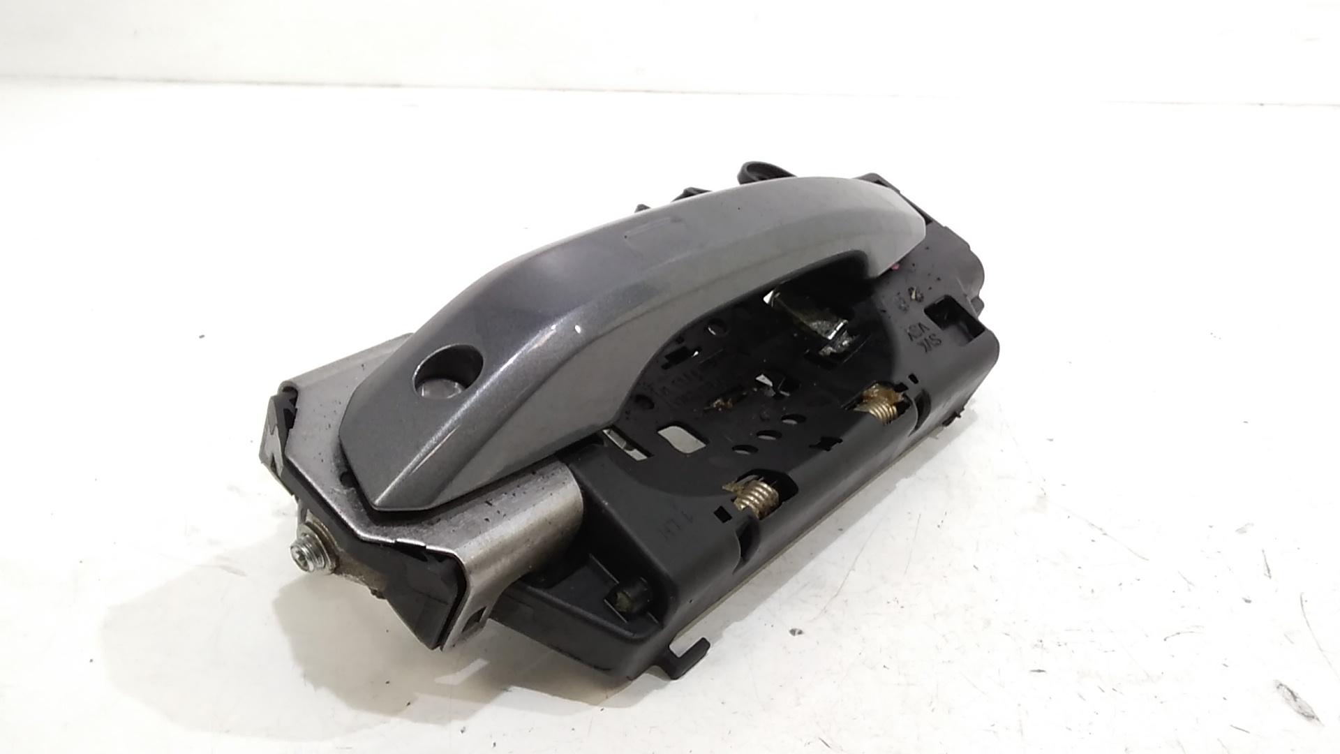 Maniglia esterna Anteriore Sinistra AUDI A4 Avant (8W5)