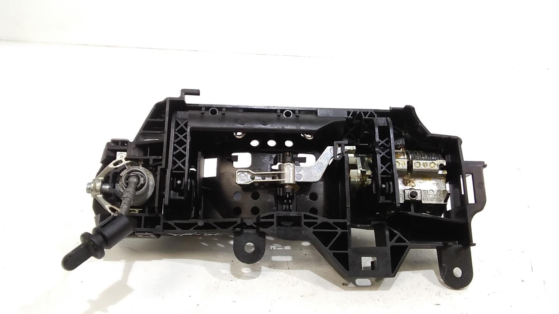 Maniglia esterna Anteriore Sinistra AUDI A4 Avant (8W5)