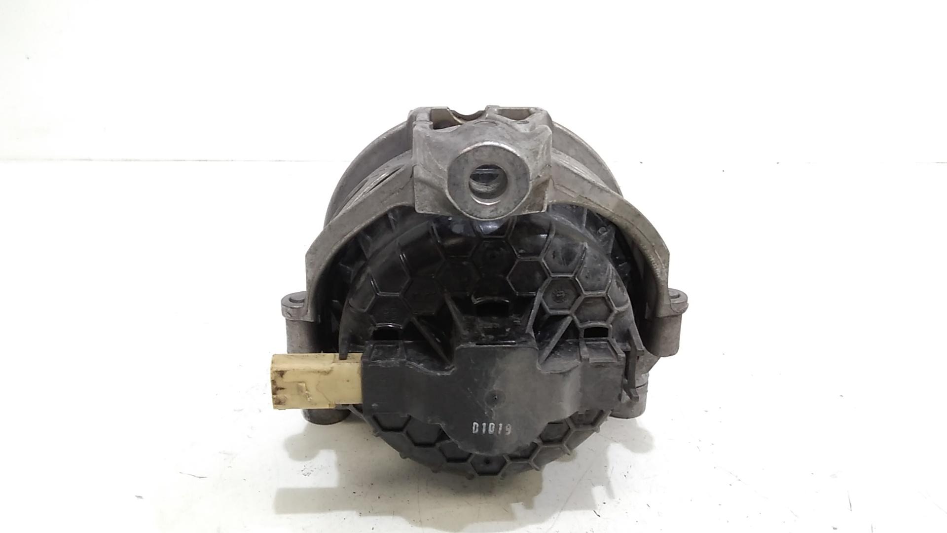 Supporto motore AUDI A4 Avant (8W5)