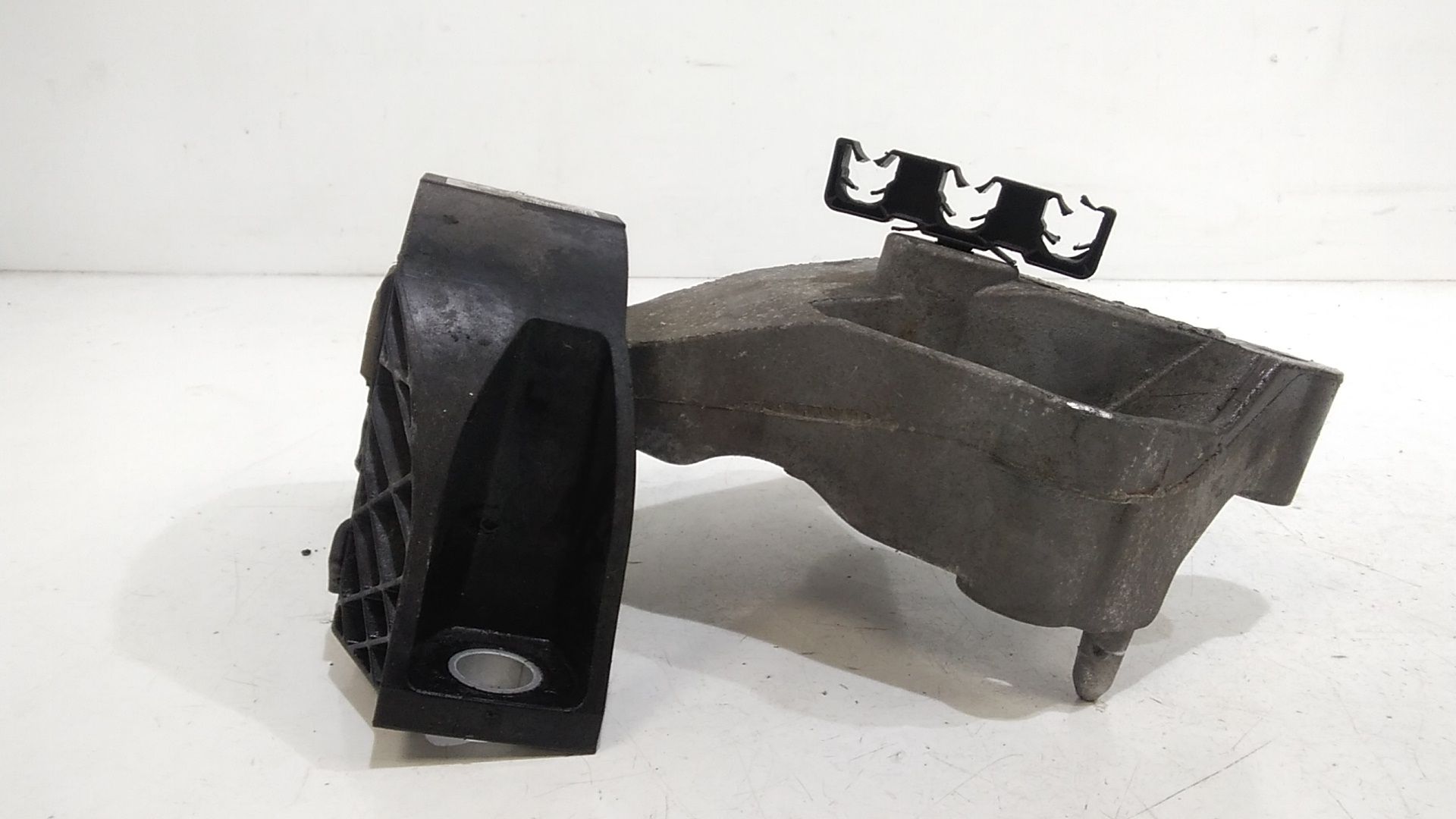 Supporto motore RENAULT Clio Serie IV (12>19)