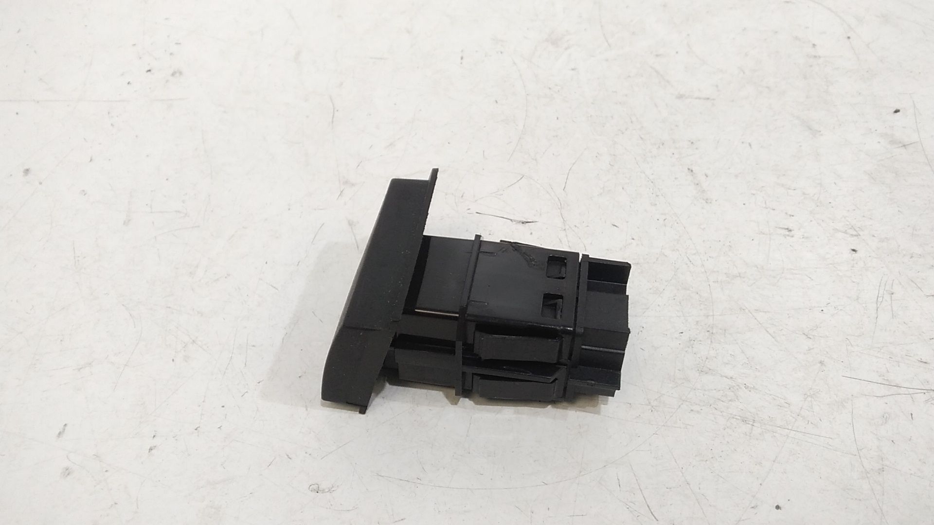 Pulsante luci di emergenza RENAULT Clio Serie IV (12>19)