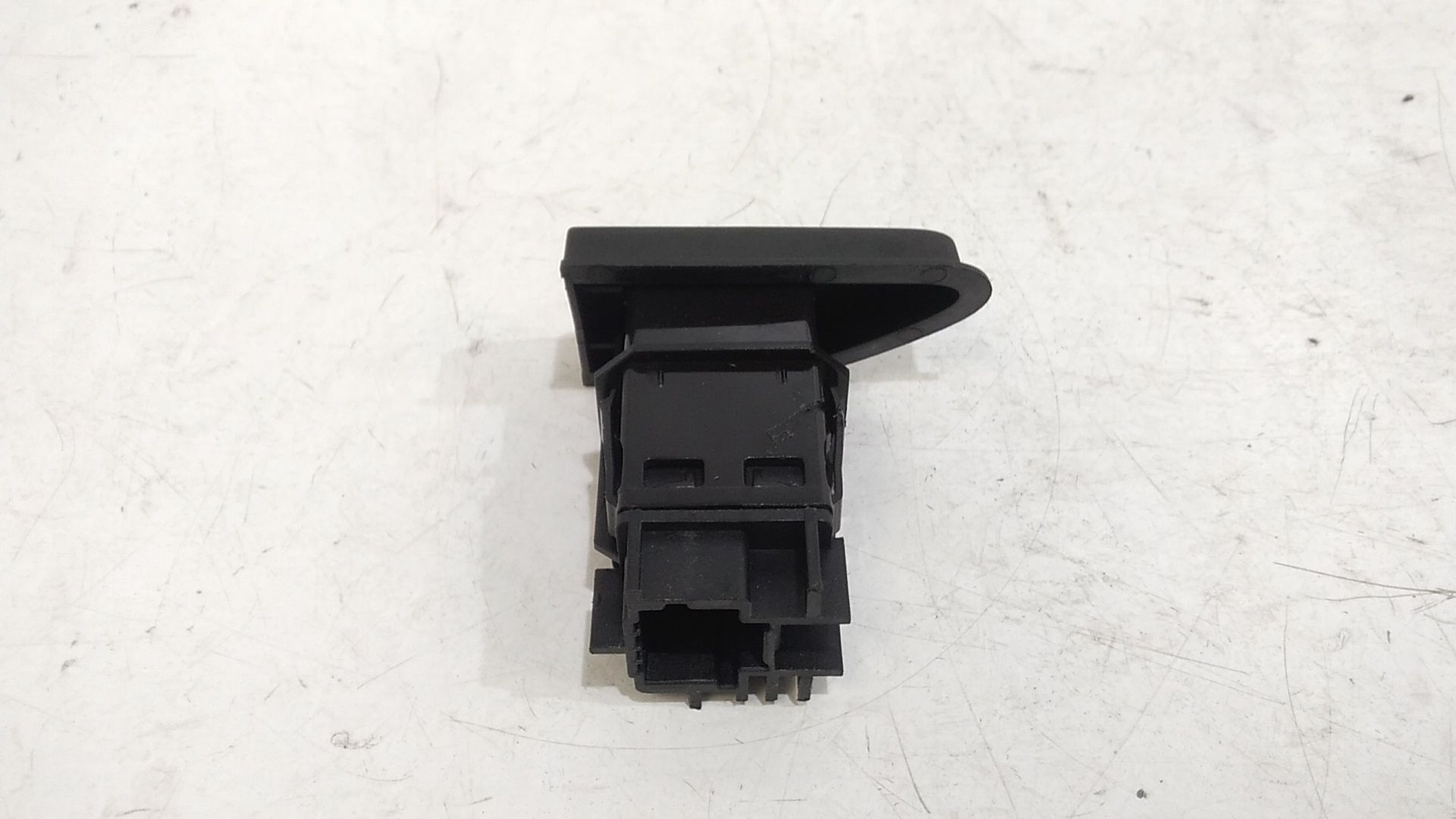 Pulsante luci di emergenza RENAULT Clio Serie IV (12>19)