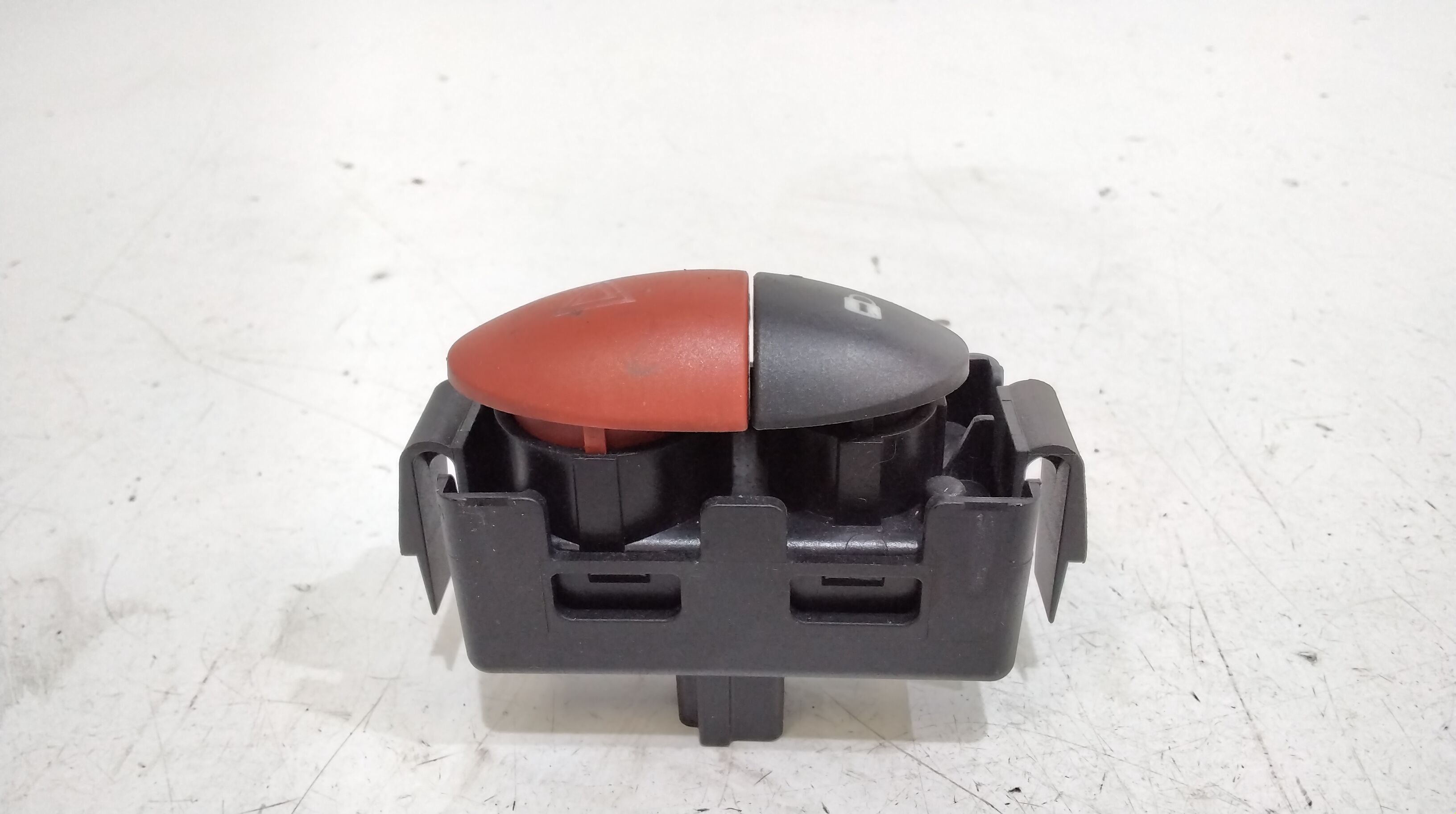 Pulsante luci di emergenza RENAULT Twingo II serie  (07>14)
