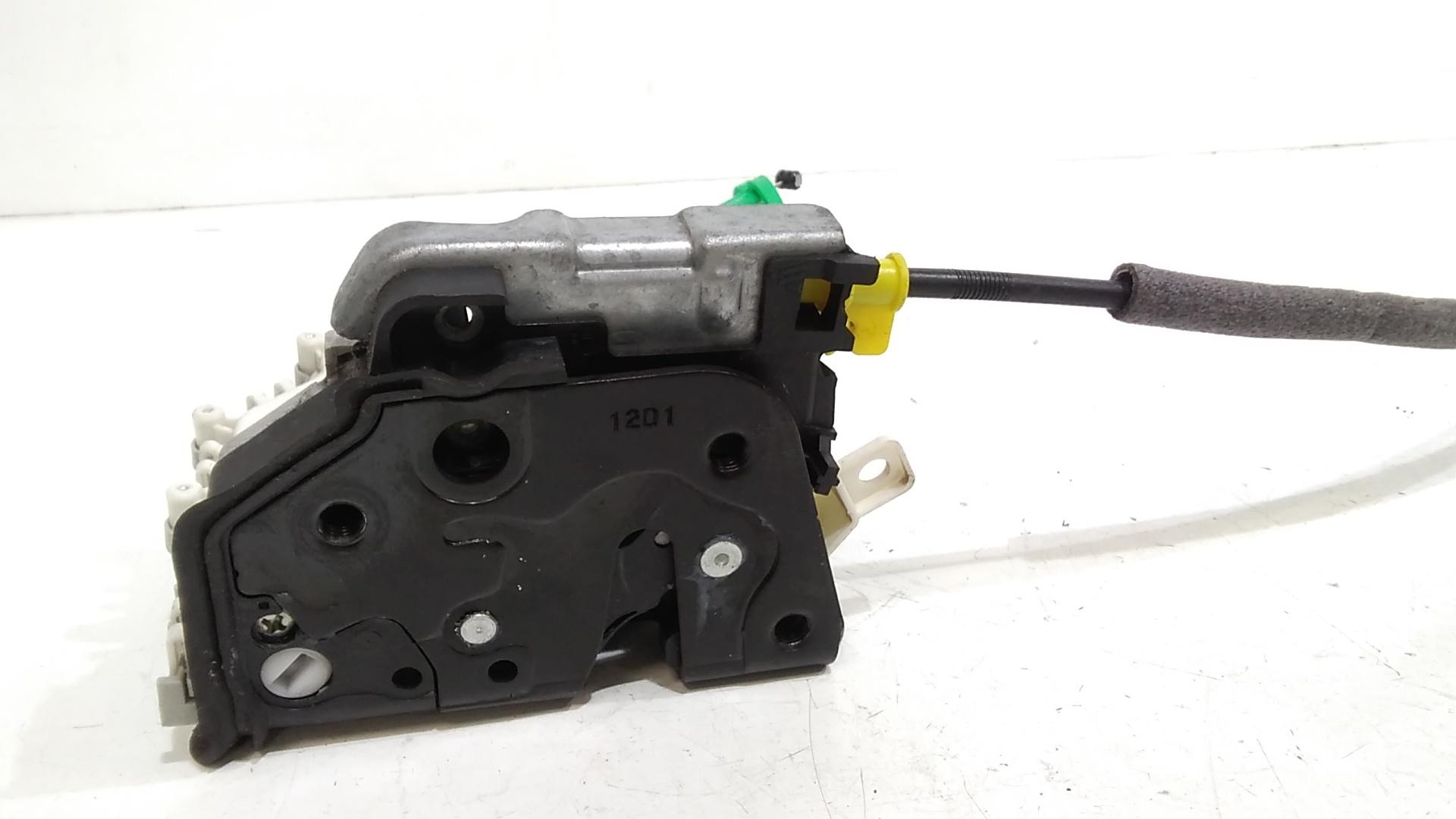 Serratura Anteriore Destra AUDI A4 Avant (8W5)