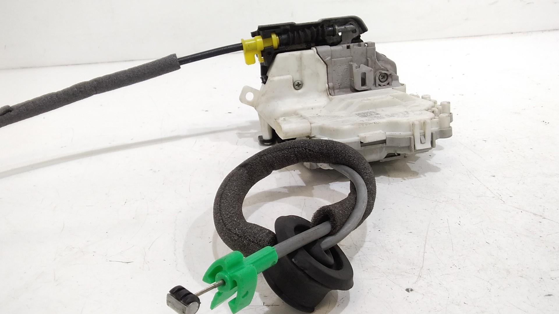 Serratura Anteriore Destra AUDI A4 Avant (8W5)