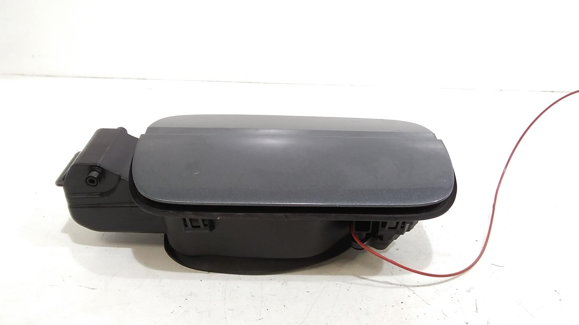 Sportellino Carburante AUDI A4 Avant (8W5)