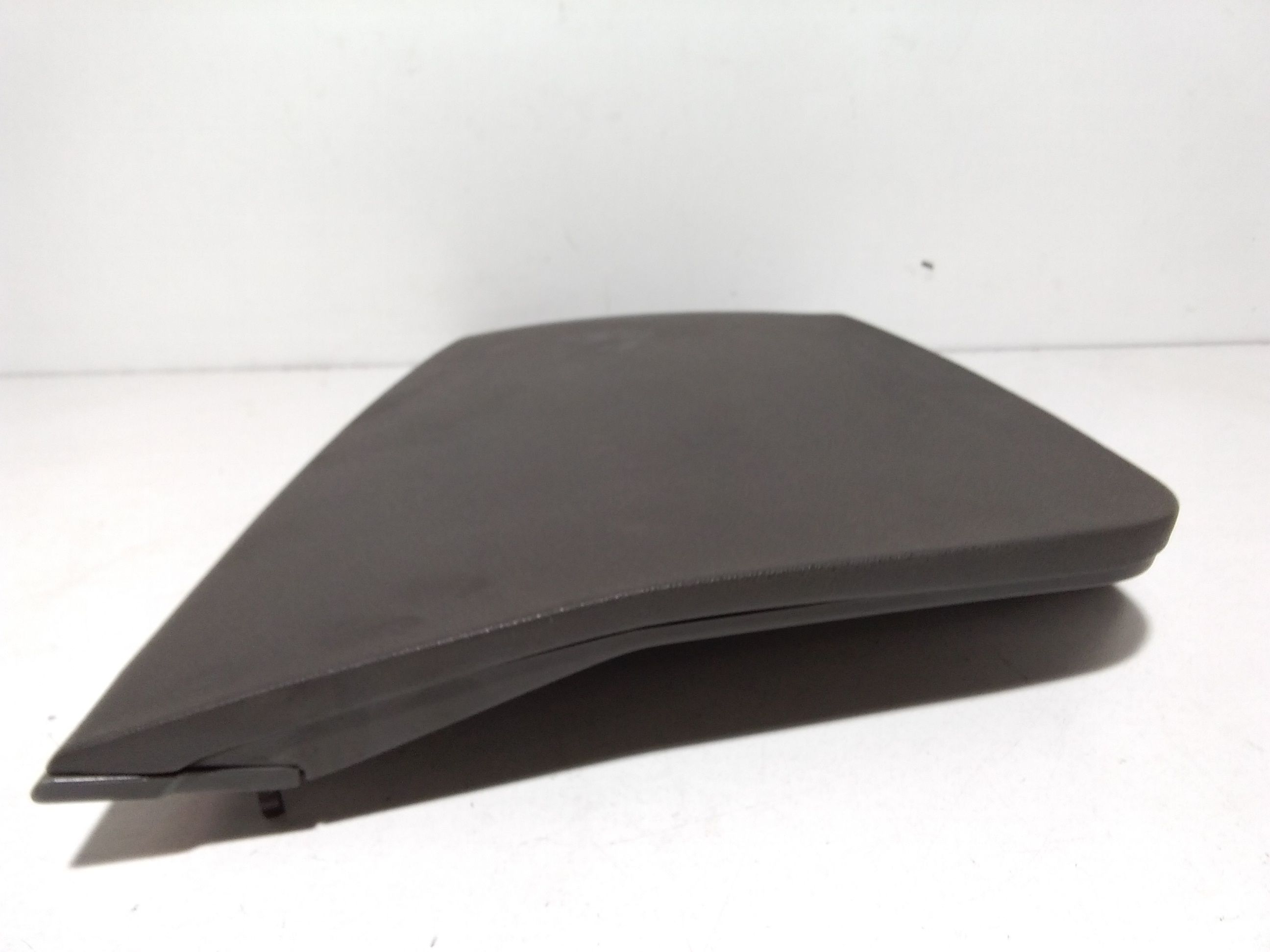 Sportellino porta oggetti