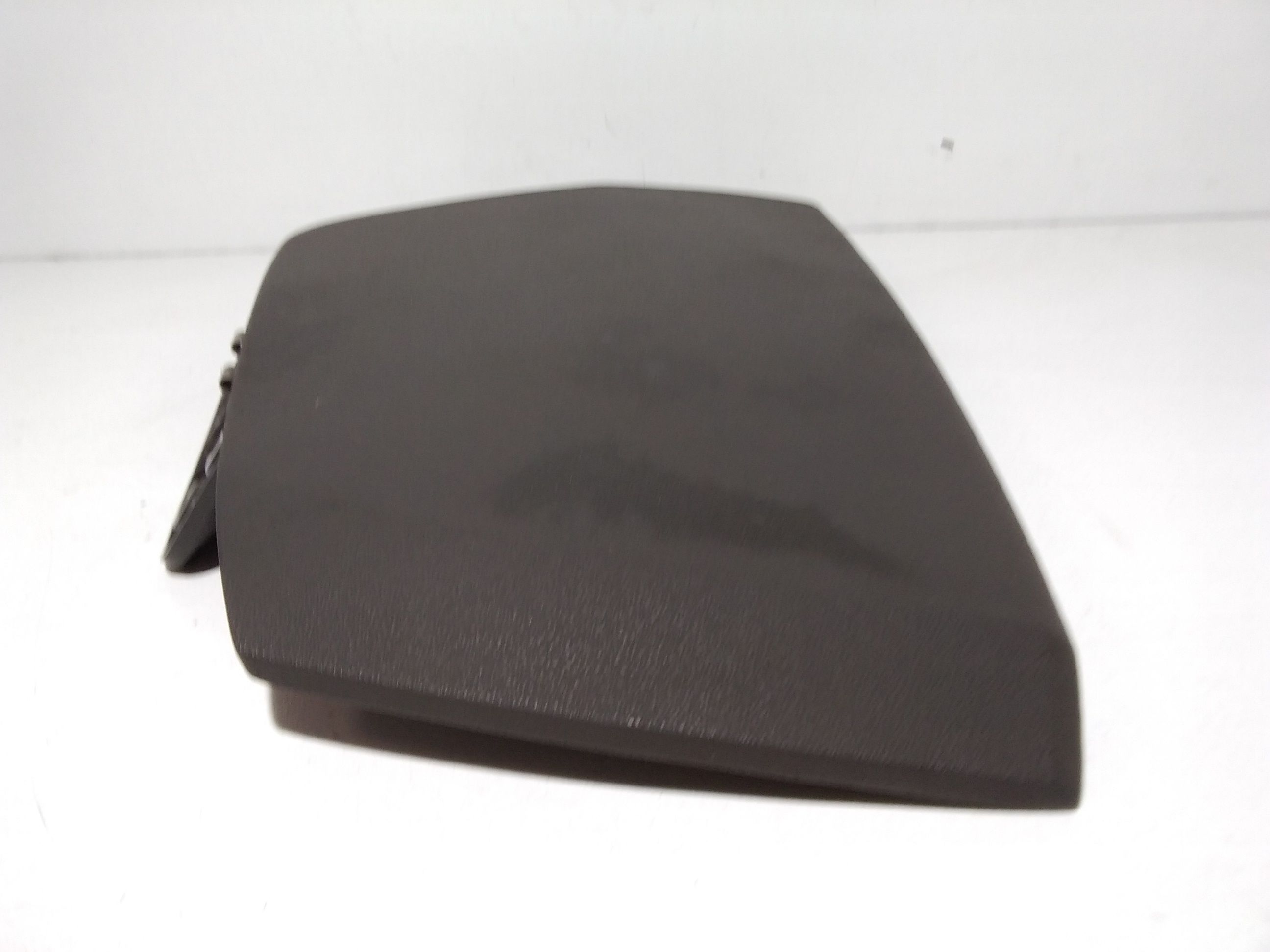 Sportellino porta oggetti