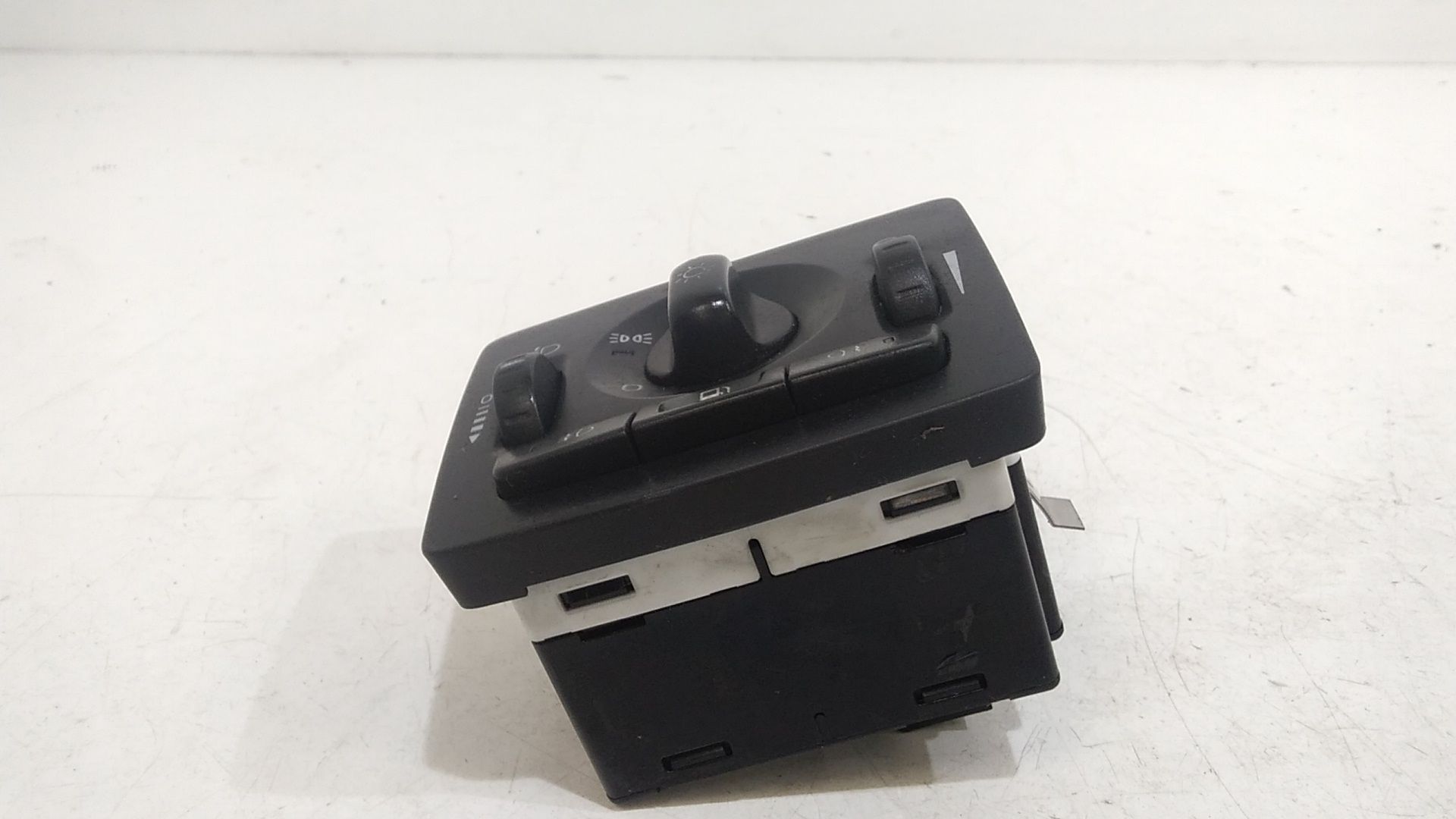 Interruttore comando luci VOLVO V50 2 Serie