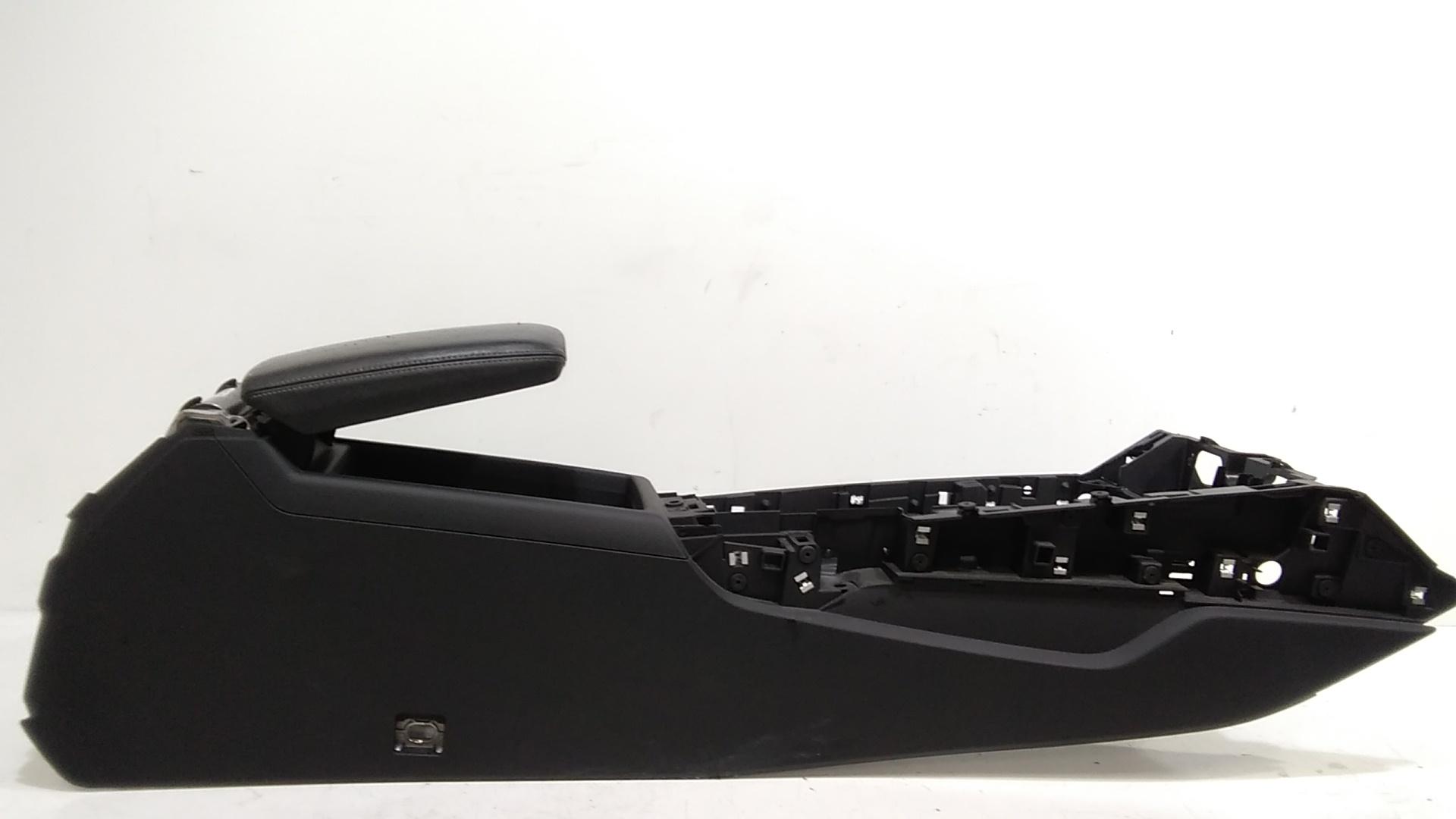 Tunnel consolle centrale AUDI A4 Avant (8W5)