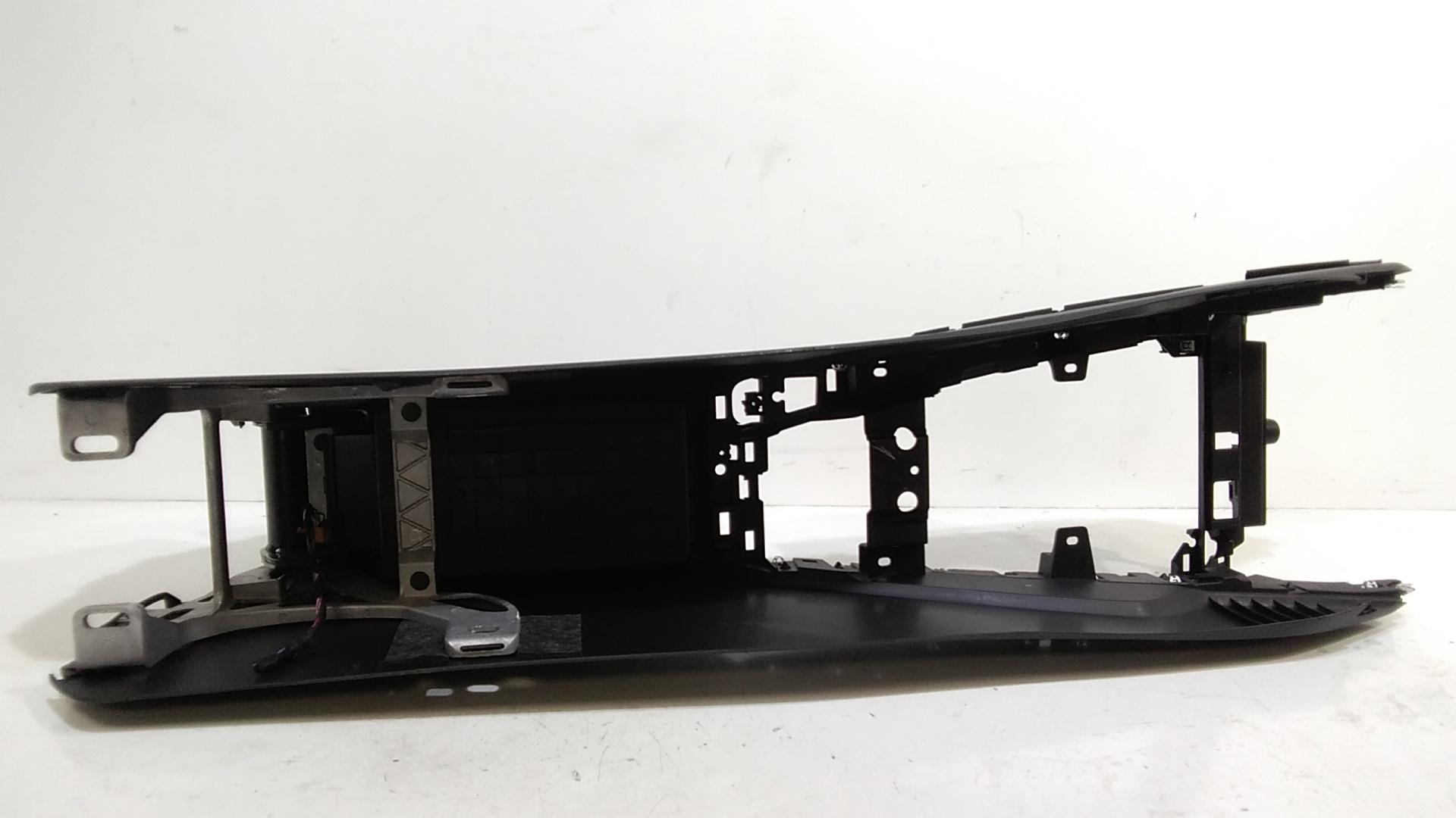 Tunnel consolle centrale AUDI A4 Avant (8W5)