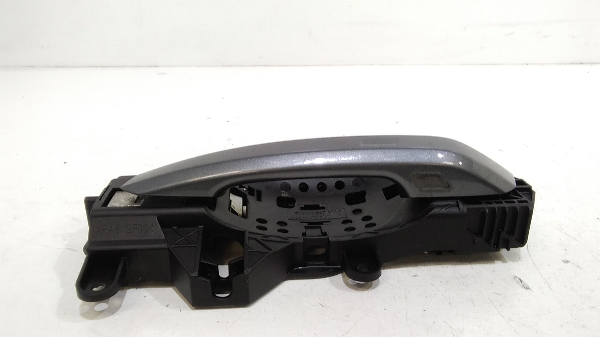 Maniglia esterna Posteriore Sinistra AUDI A4 Avant (8W5)