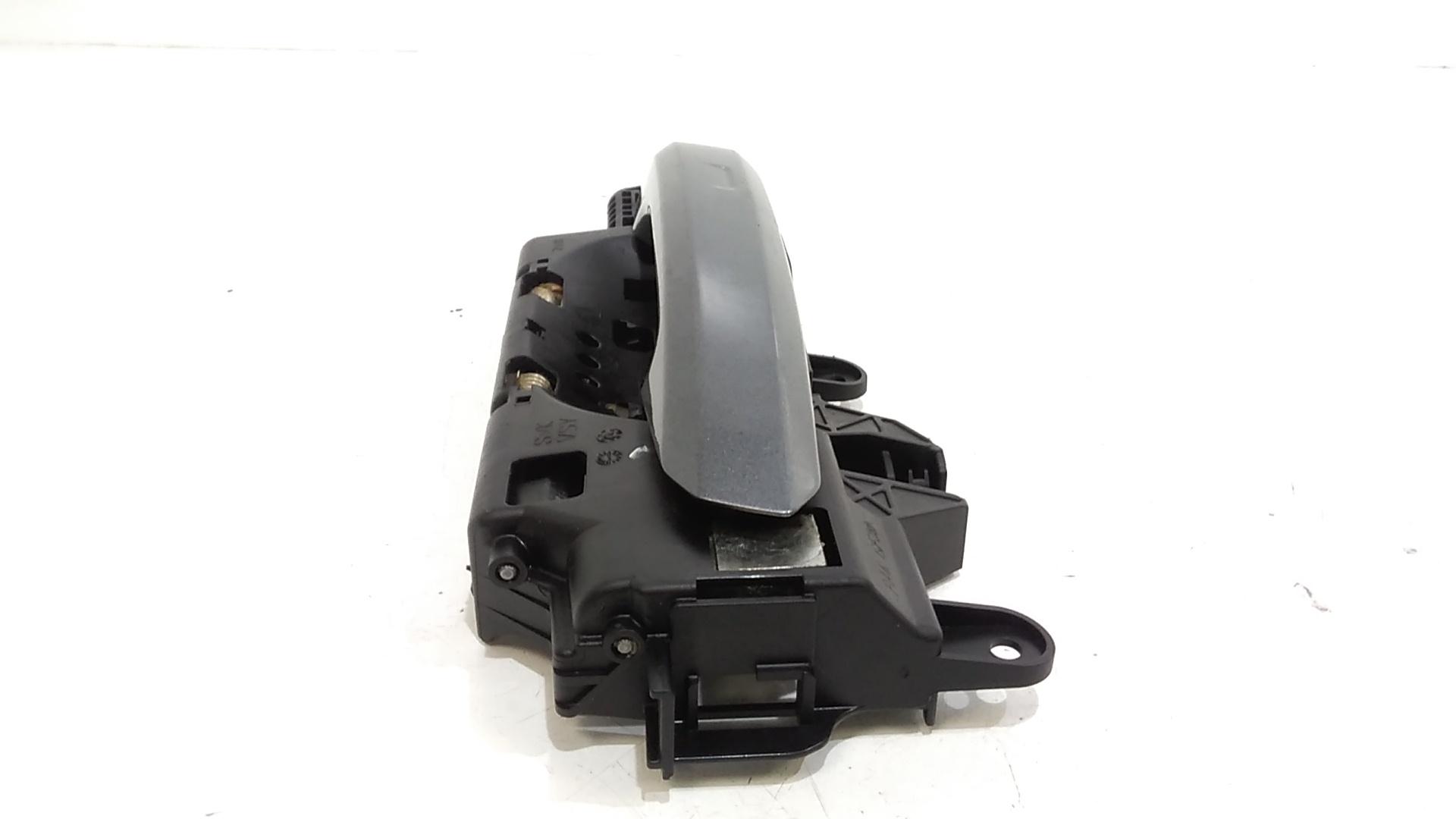 Maniglia esterna Posteriore Sinistra AUDI A4 Avant (8W5)