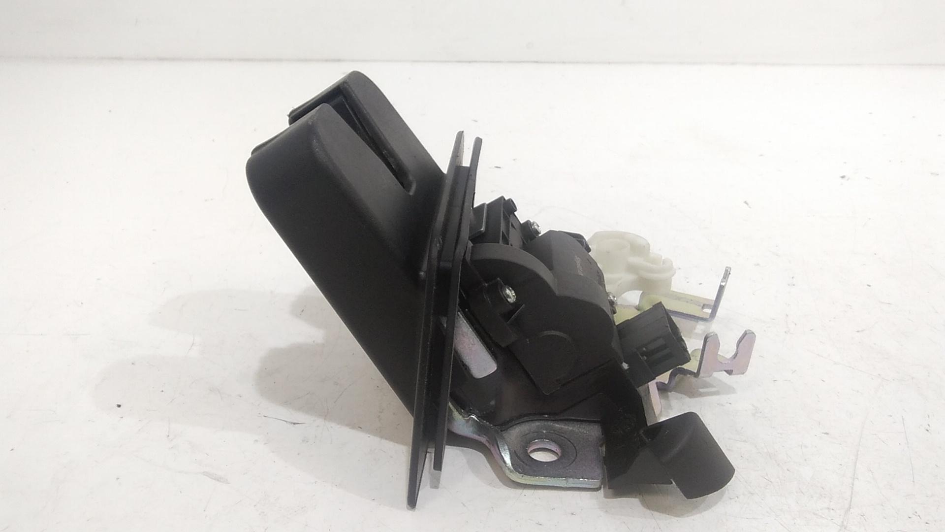 Serratura Cofano Posteriore AUDI A4 Avant (8W5)