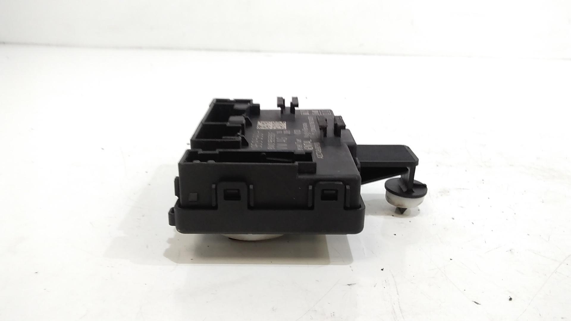 Centralina porta SX guida AUDI A4 Avant (8W5)