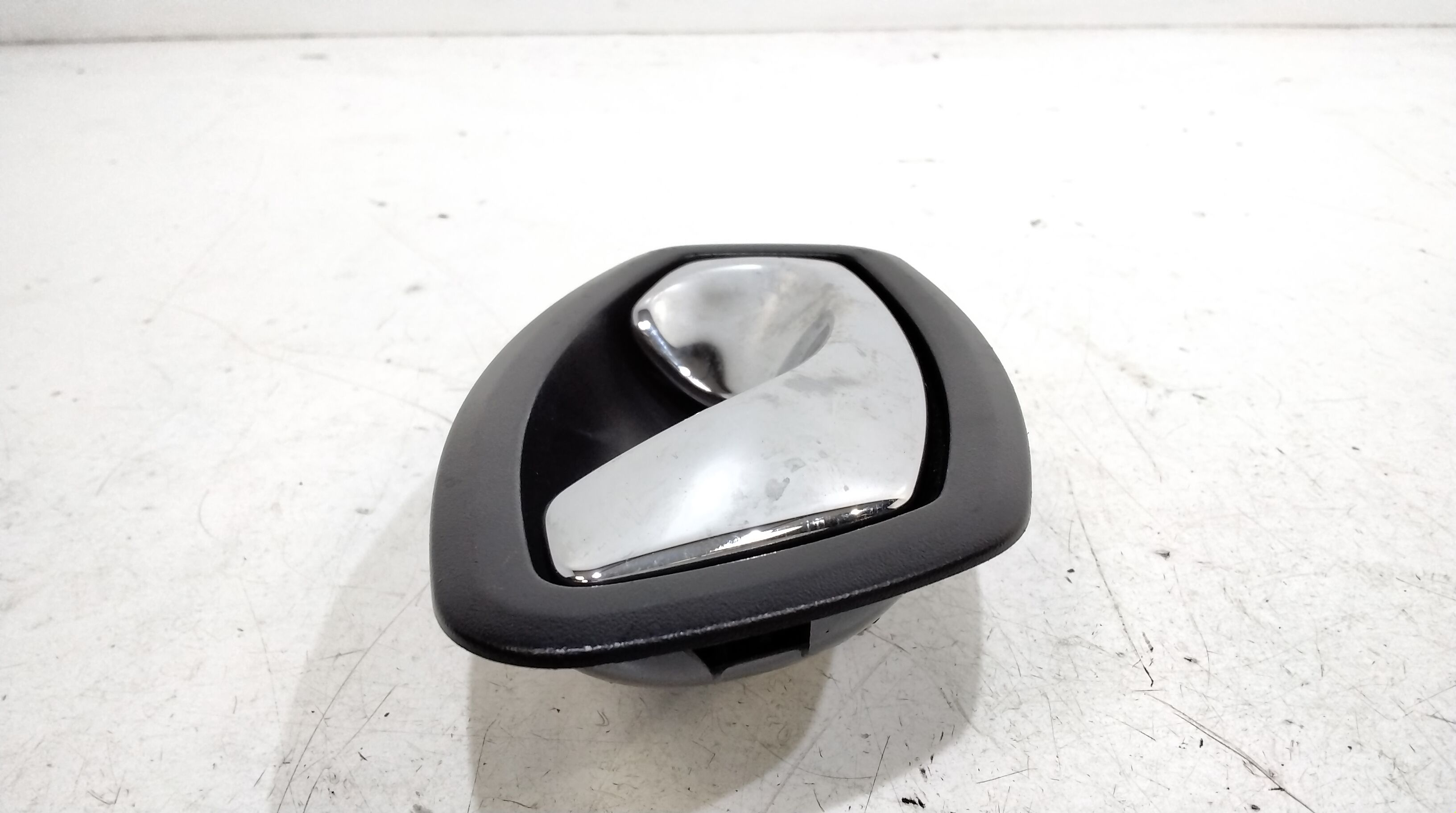 Maniglia interna Posteriore Destra RENAULT Clio Serie IV (12>19)