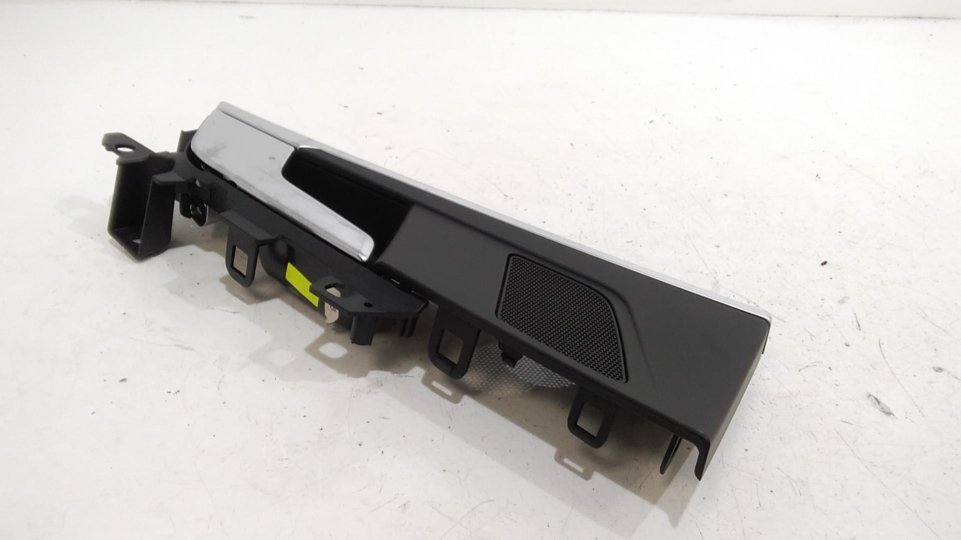 Maniglia interna Posteriore Sinistra AUDI A4 Avant (8W5)