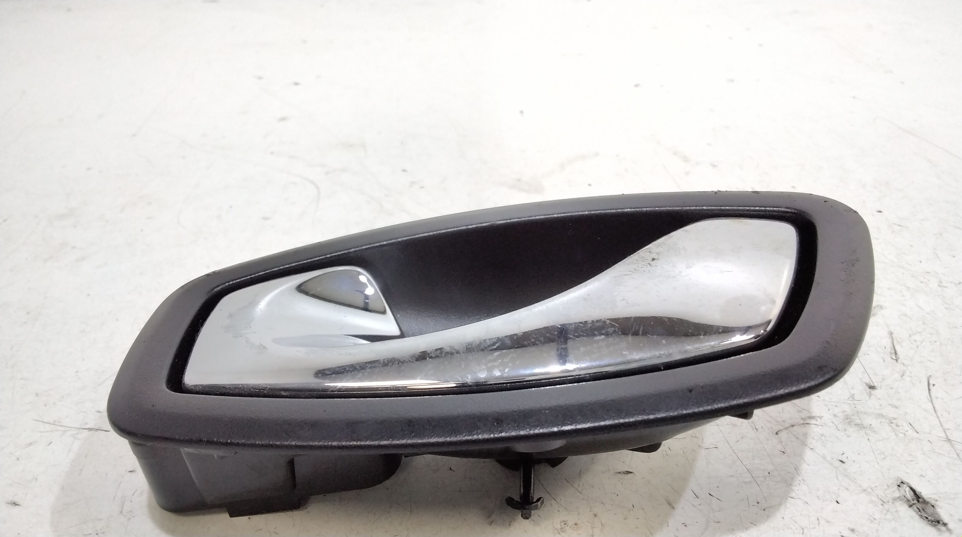 Maniglia interna Posteriore Sinistra RENAULT Clio Serie IV (12>19)