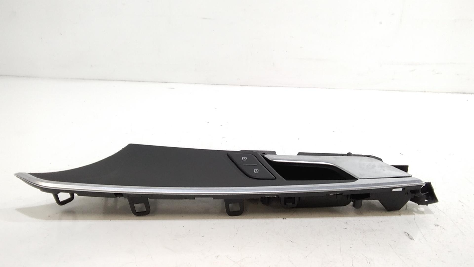 Maniglia interna anteriore Sinistra AUDI A4 Avant (8W5)