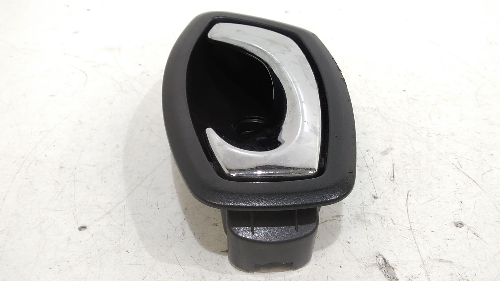 Maniglia interna anteriore Sinistra RENAULT Clio Serie IV (12>19)