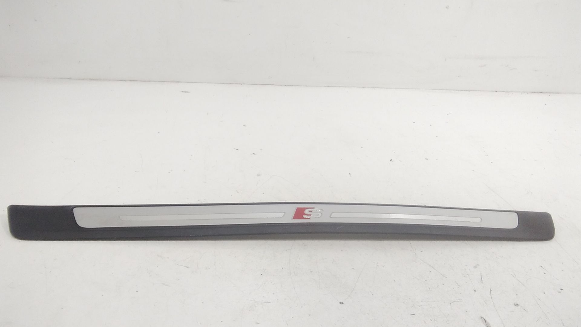 Batticalcagno Anteriore Destro AUDI A4 Avant (8W5)